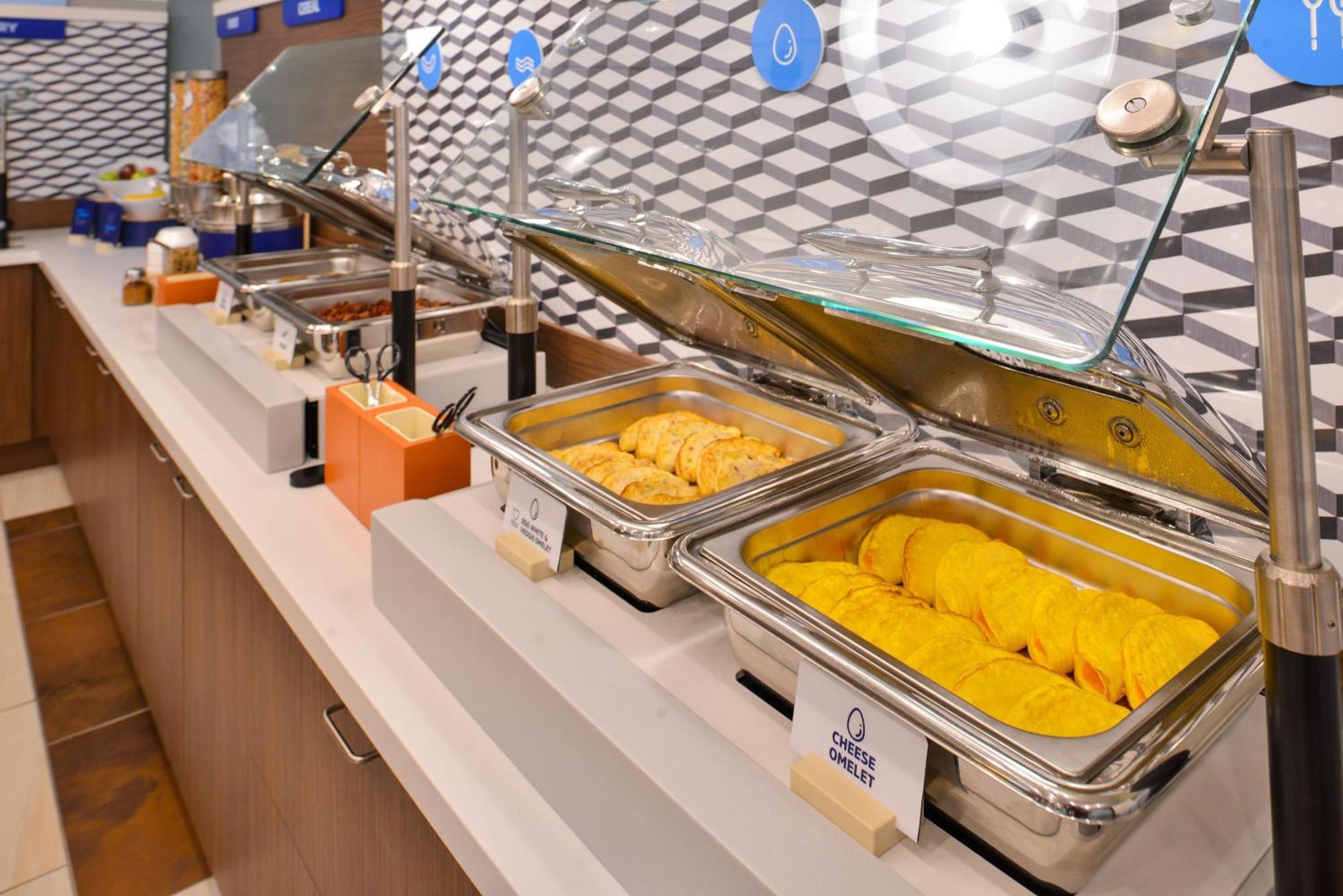 Holiday Inn Express Calgary South By Ihg Exteriör bild