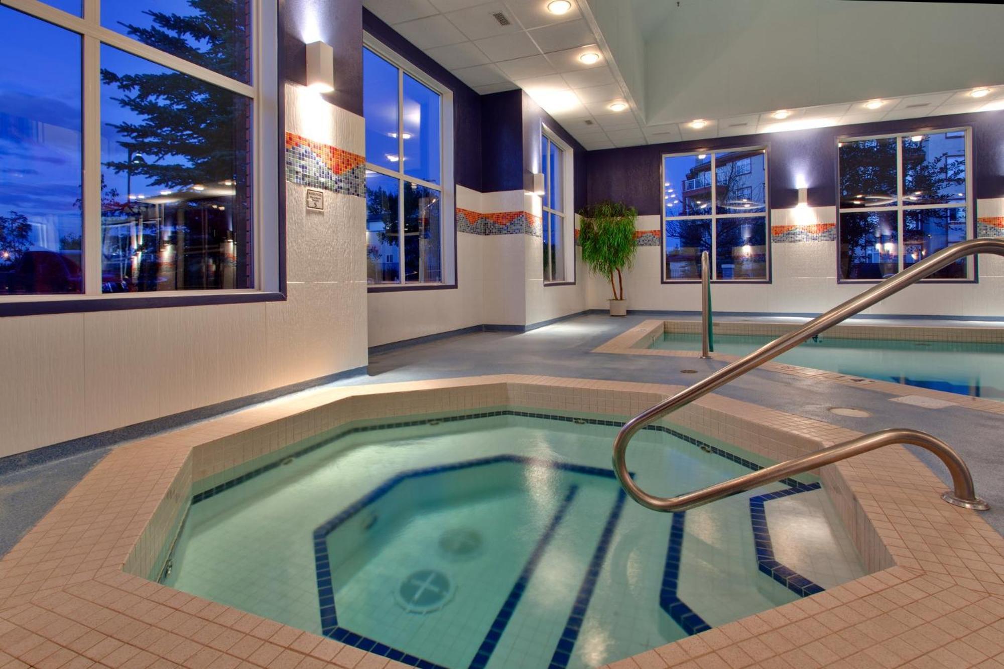 Holiday Inn Express Calgary South By Ihg Exteriör bild