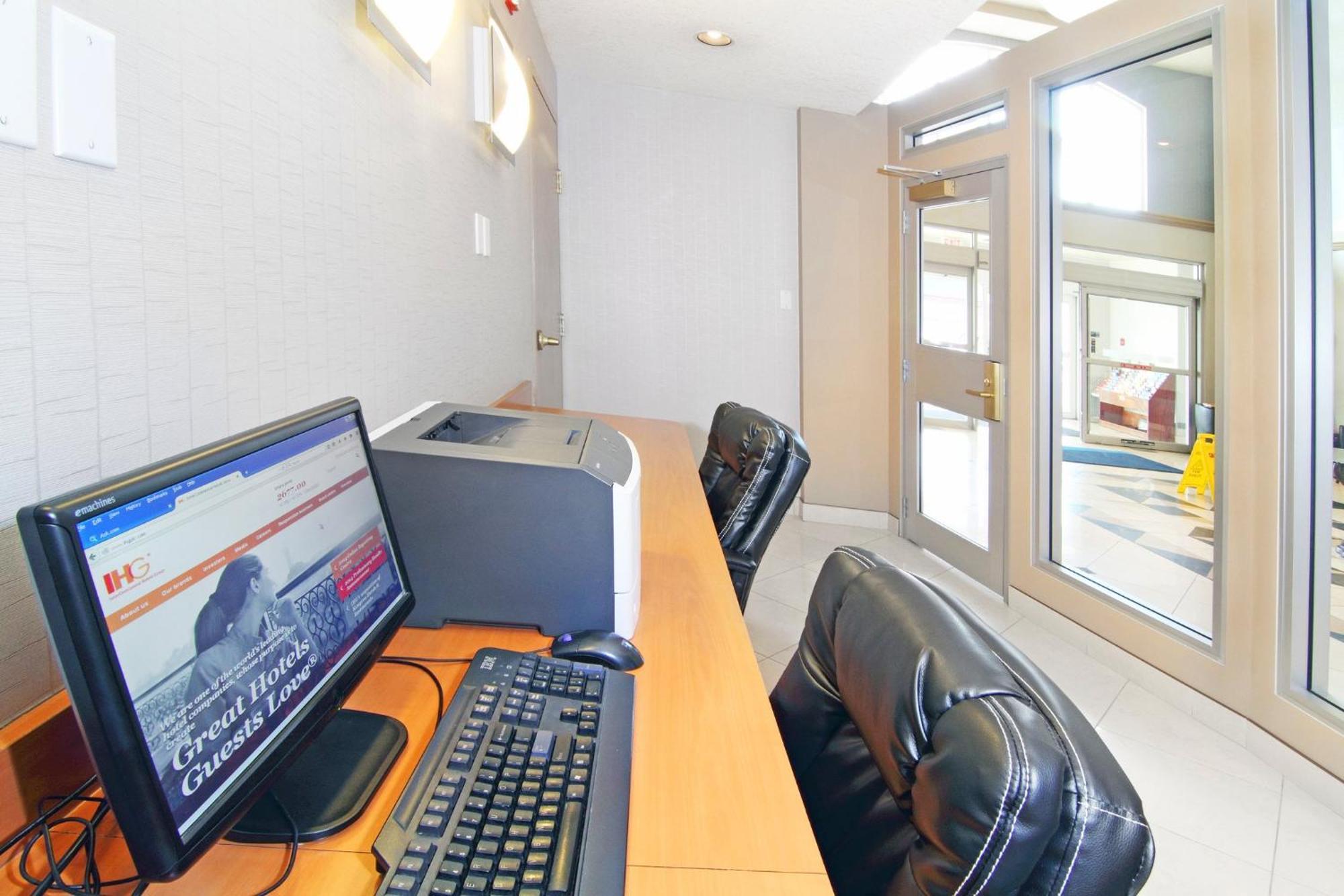 Holiday Inn Express Calgary South By Ihg Exteriör bild