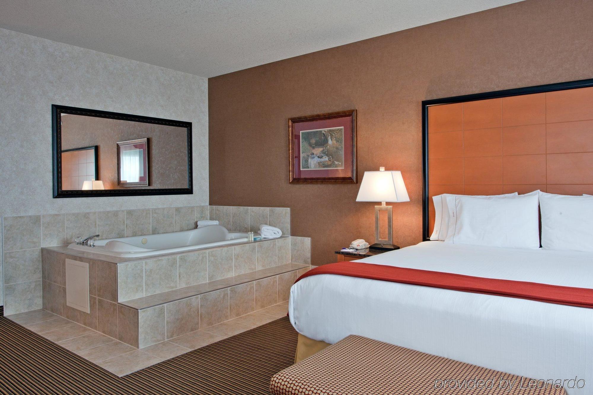 Holiday Inn Express Calgary South By Ihg Exteriör bild