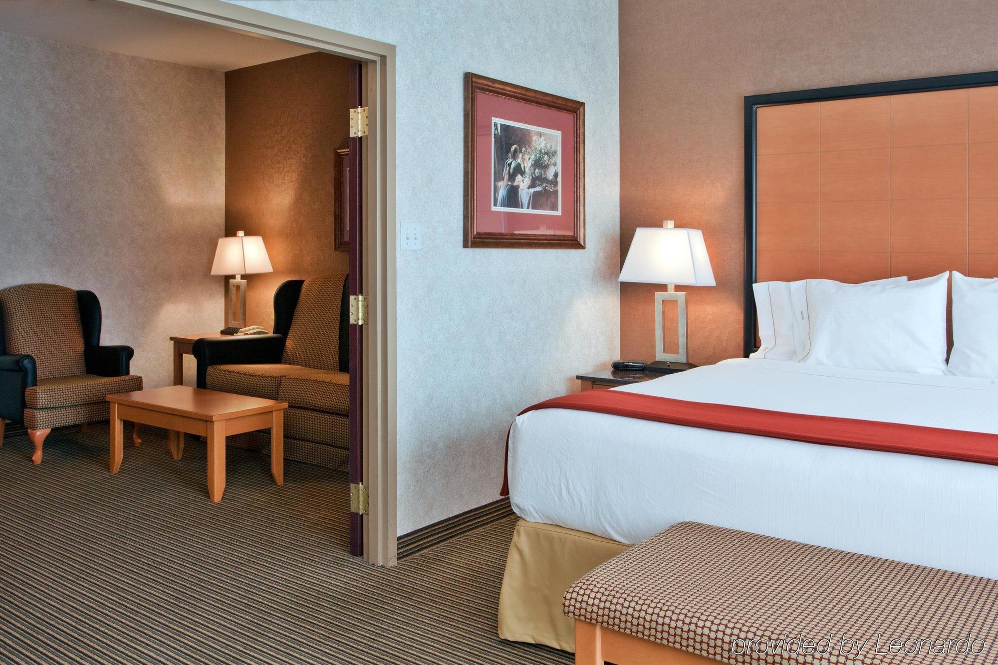 Holiday Inn Express Calgary South By Ihg Exteriör bild