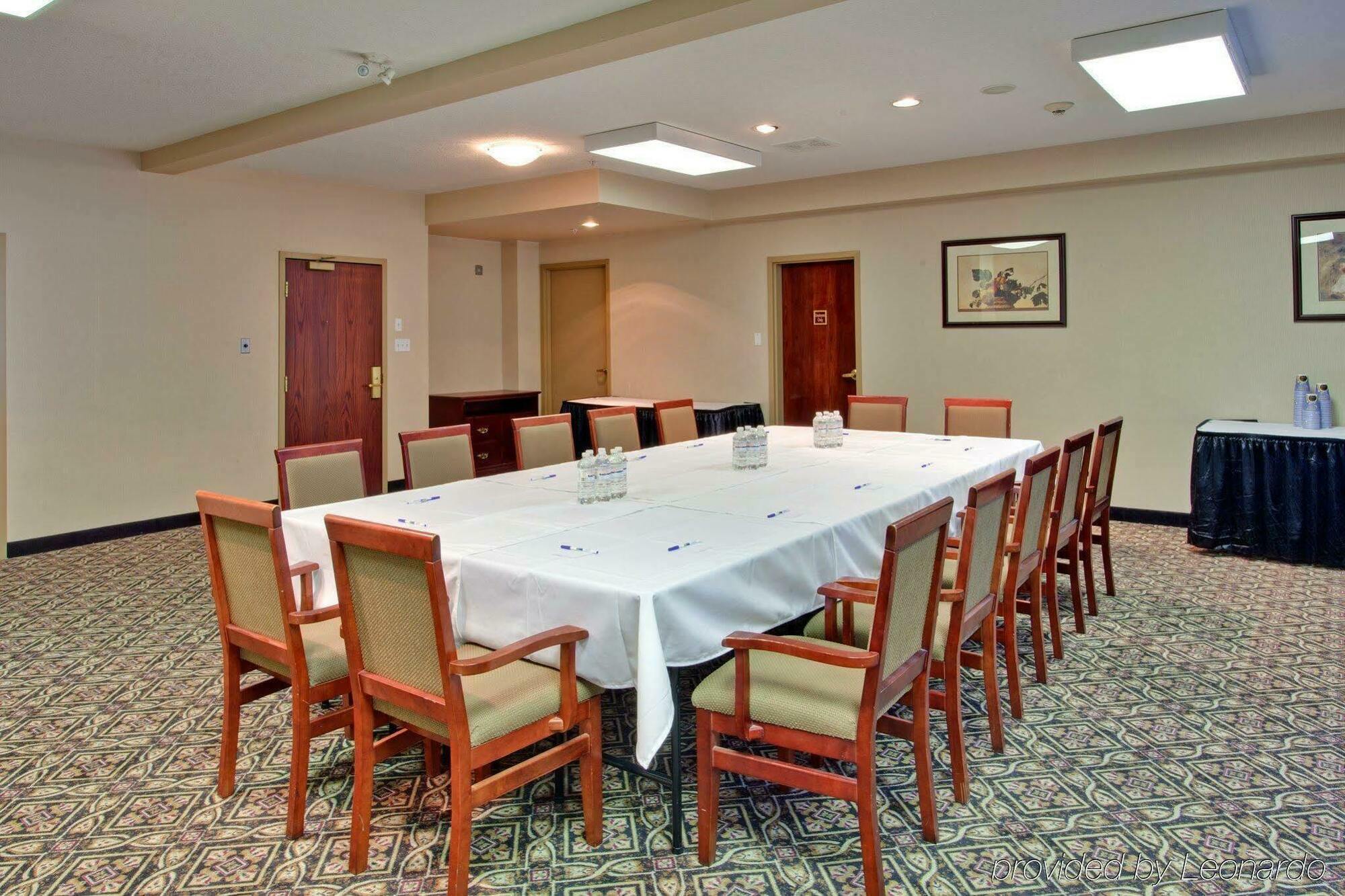 Holiday Inn Express Calgary South By Ihg Exteriör bild