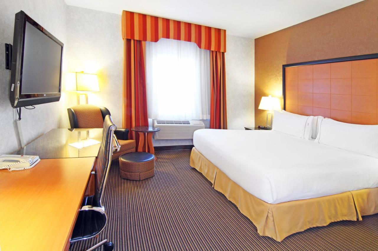 Holiday Inn Express Calgary South By Ihg Exteriör bild