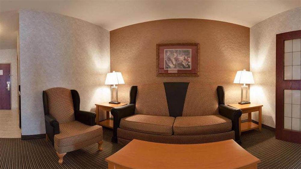Holiday Inn Express Calgary South By Ihg Exteriör bild